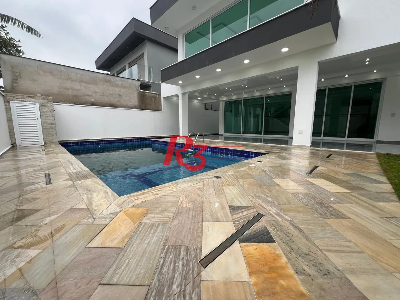 Sobrado com 5 dormitórios à venda, 422 m² por R$ 2.850.000,00 - Maitinga - Bertioga/SP