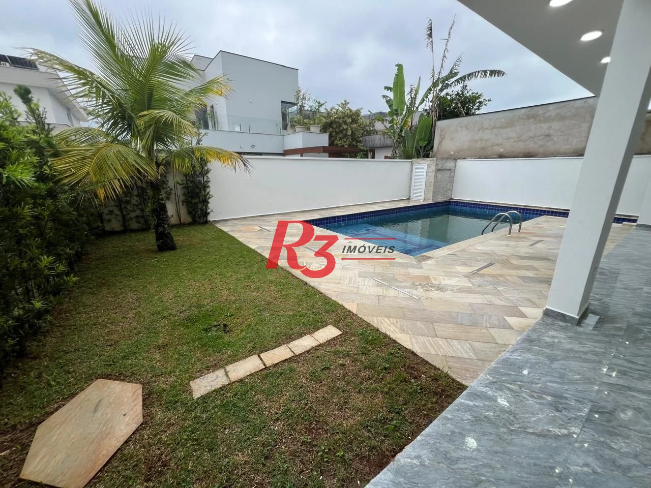 Sobrado com 5 dormitórios à venda, 422 m² por R$ 2.850.000,00 - Maitinga - Bertioga/SP