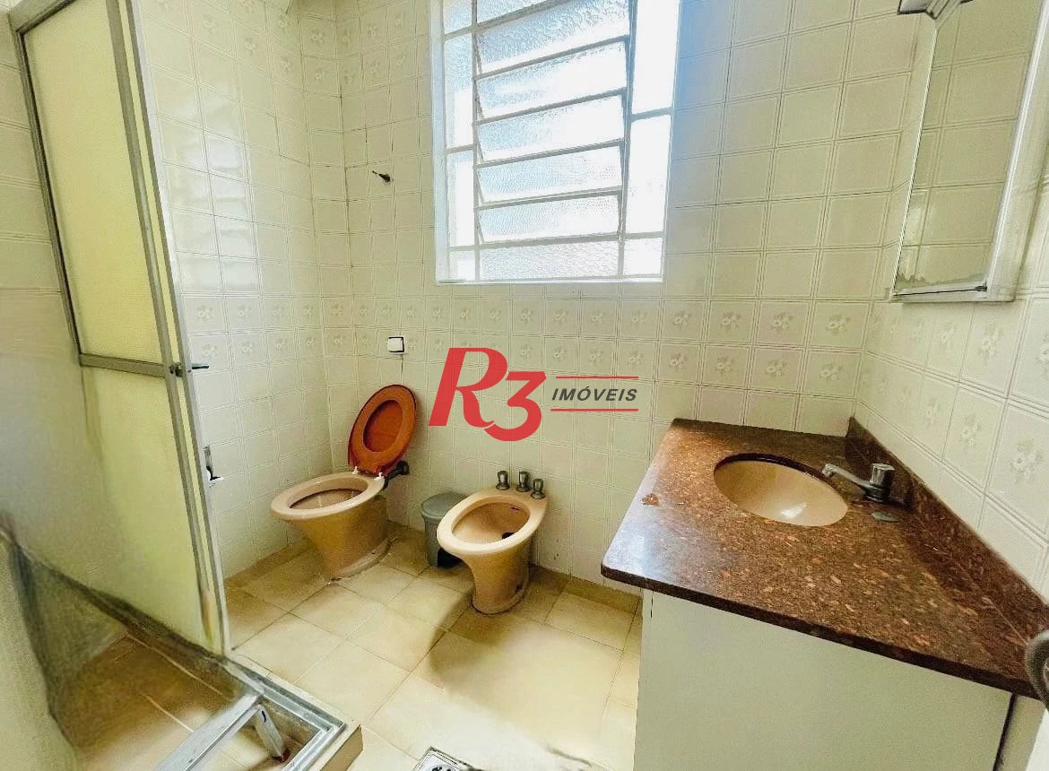 Apartamento com 2 dormitórios para alugar, 70 m² por R$ 3.100,00/mês - Gonzaga - Santos/SP