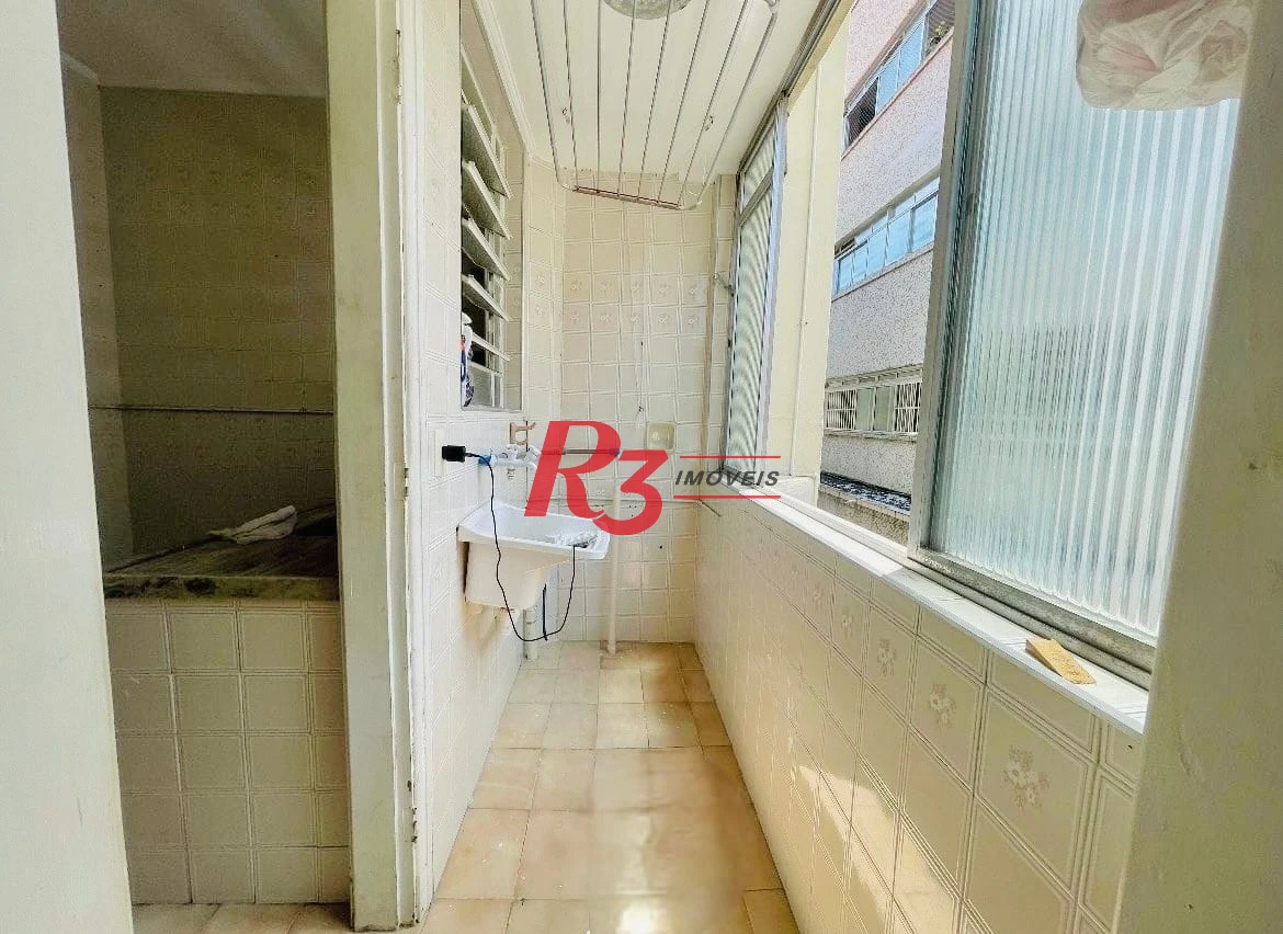 Apartamento com 2 dormitórios para alugar, 70 m² por R$ 3.100,00/mês - Gonzaga - Santos/SP