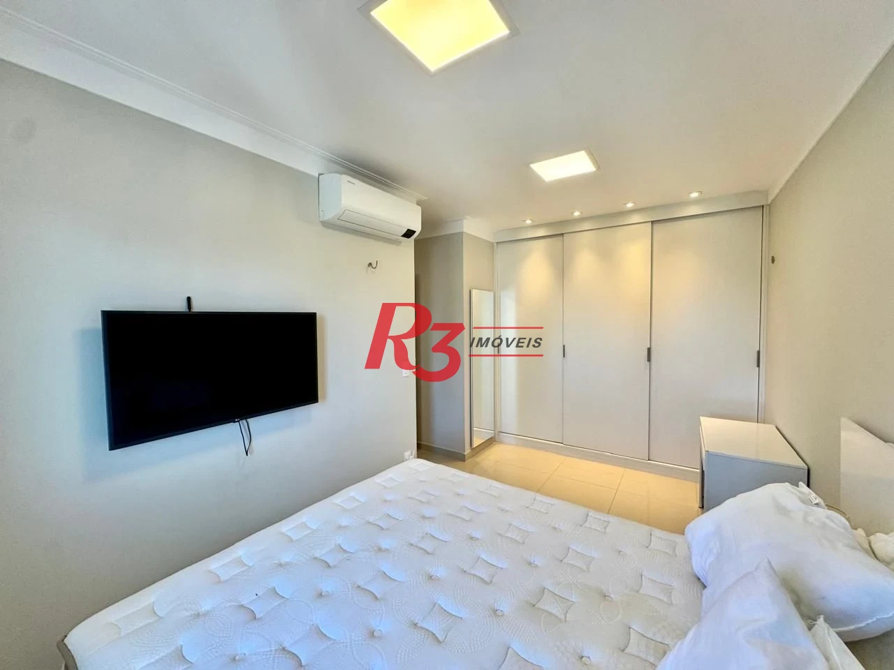 Apartamento com 2 dormitórios para alugar, 74 m² por R$ 7.000,00/mês - Gonzaga - Santos/SP