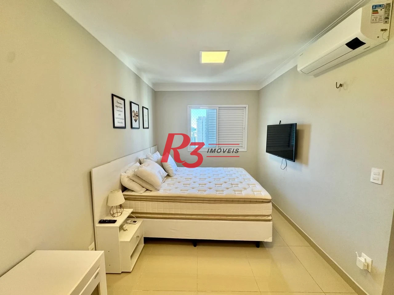 Apartamento com 2 dormitórios para alugar, 74 m² por R$ 7.000,00/mês - Gonzaga - Santos/SP