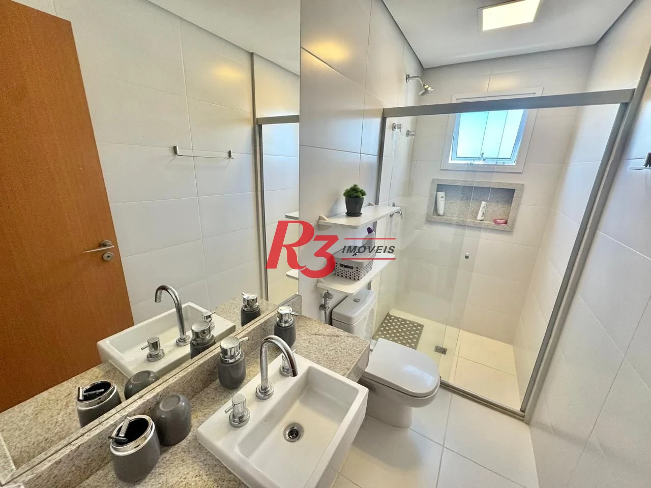 Apartamento com 2 dormitórios para alugar, 74 m² por R$ 7.000,00/mês - Gonzaga - Santos/SP