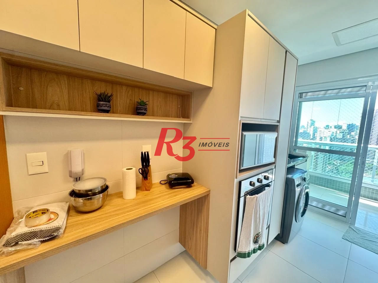 Apartamento com 2 dormitórios para alugar, 74 m² por R$ 7.000,00/mês - Gonzaga - Santos/SP