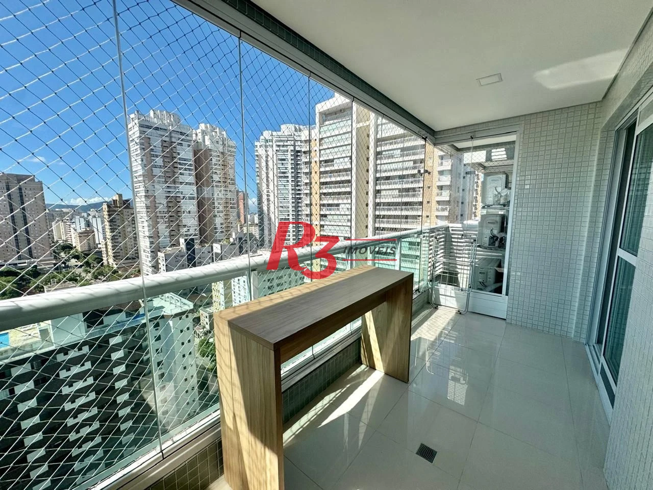 Apartamento com 2 dormitórios para alugar, 74 m² por R$ 7.000,00/mês - Gonzaga - Santos/SP