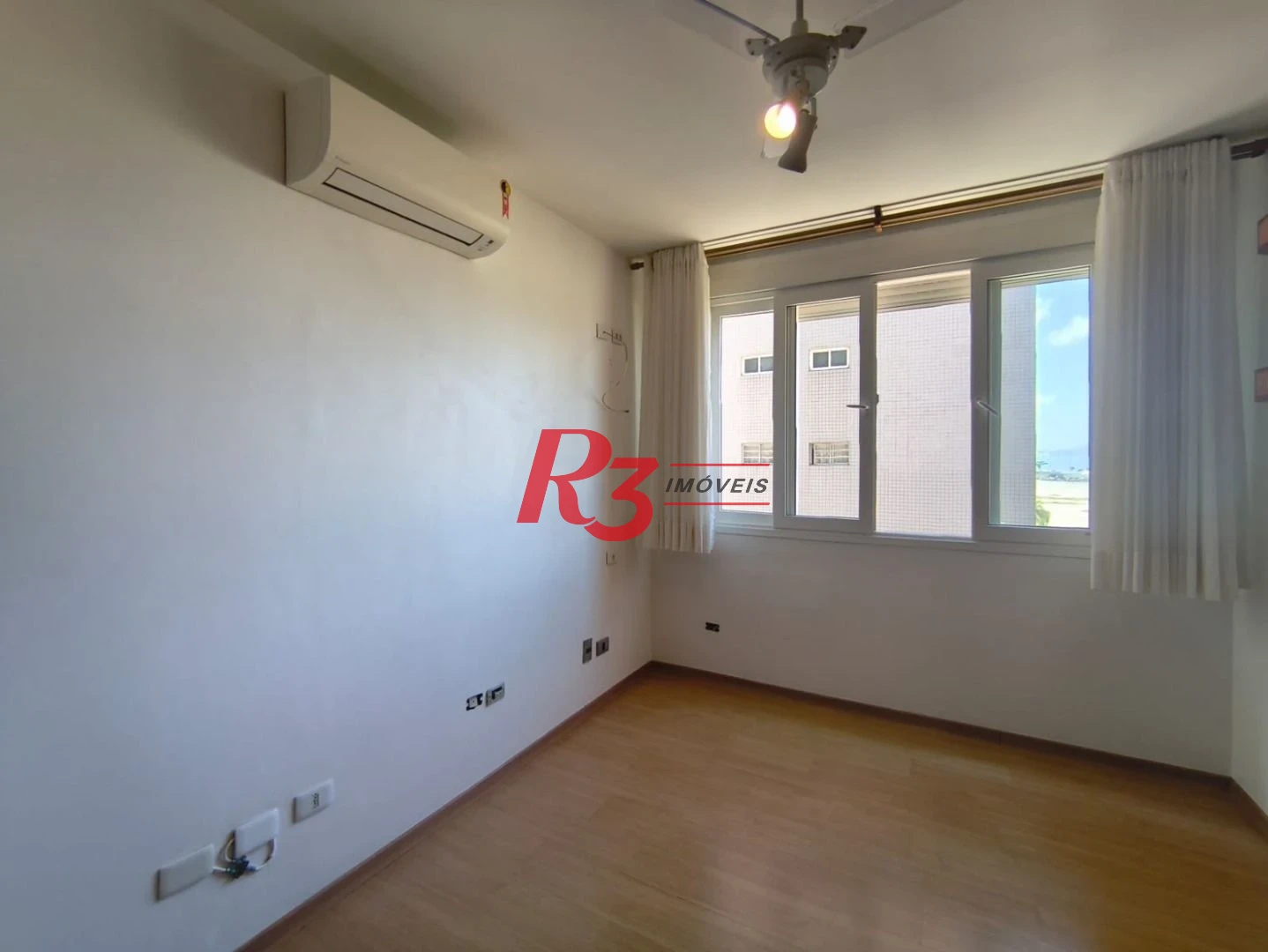 Apartamento com 4 dormitórios à venda, 190 m² por R$ 1.650.000,00 - José Menino - Santos/SP