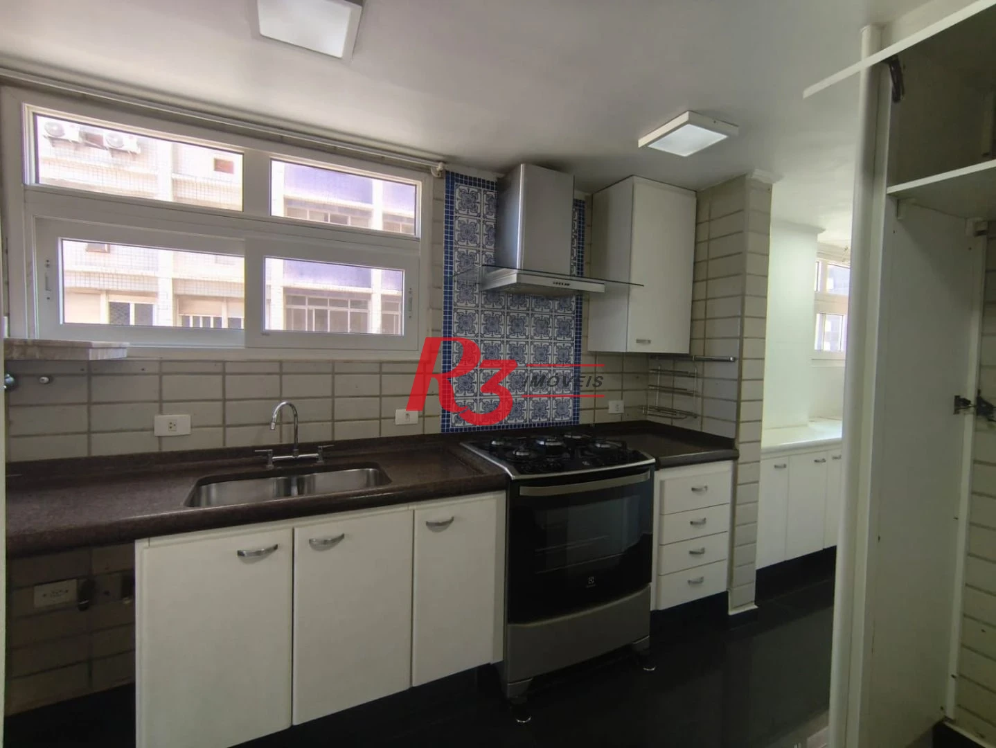 Apartamento com 4 dormitórios à venda, 190 m² por R$ 1.650.000,00 - José Menino - Santos/SP