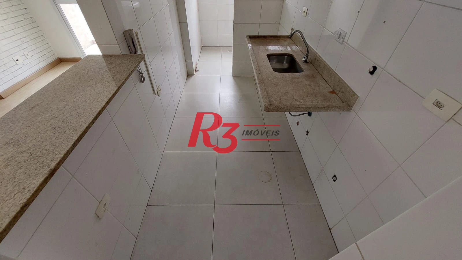 Apartamento com 2 dormitórios à venda, 52 m² por R$ 400.000,00 - José Menino - Santos/SP