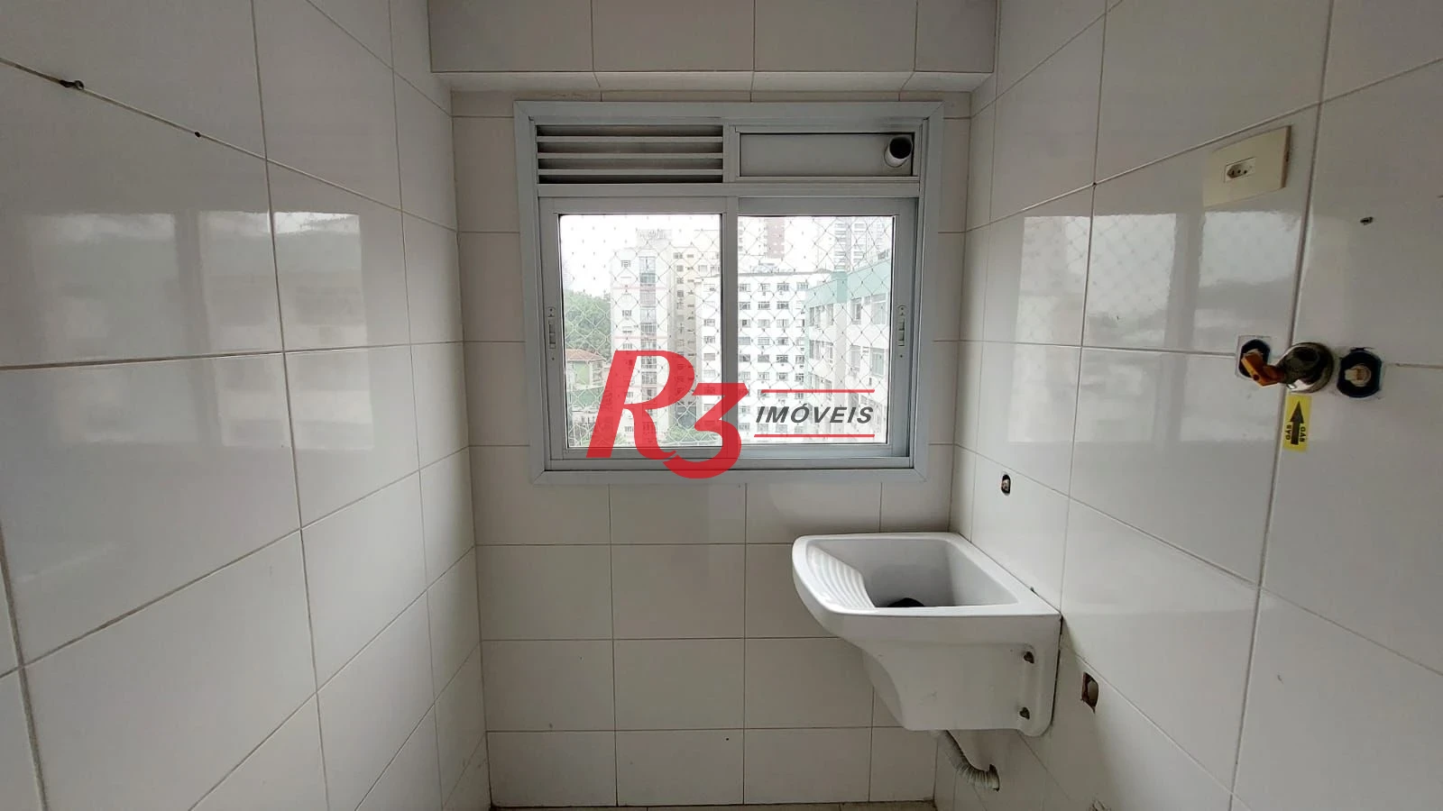 Apartamento com 2 dormitórios à venda, 52 m² por R$ 400.000,00 - José Menino - Santos/SP