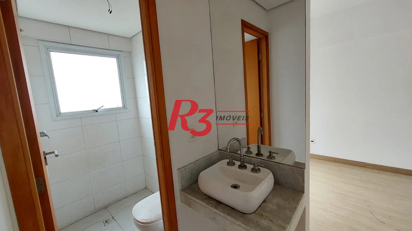 Apartamento com 2 dormitórios à venda, 52 m² por R$ 400.000,00 - José Menino - Santos/SP