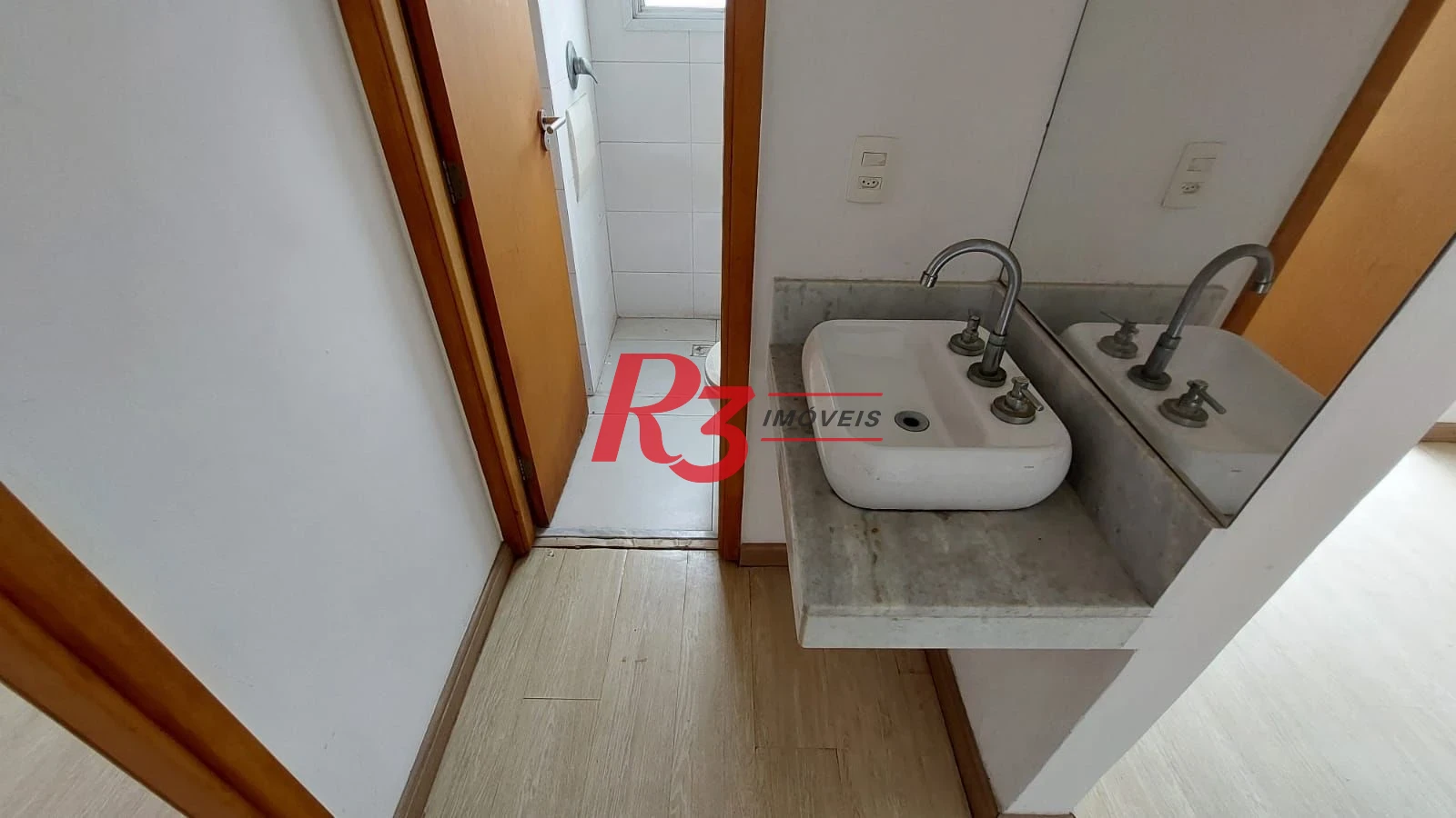 Apartamento com 2 dormitórios à venda, 52 m² por R$ 400.000,00 - José Menino - Santos/SP