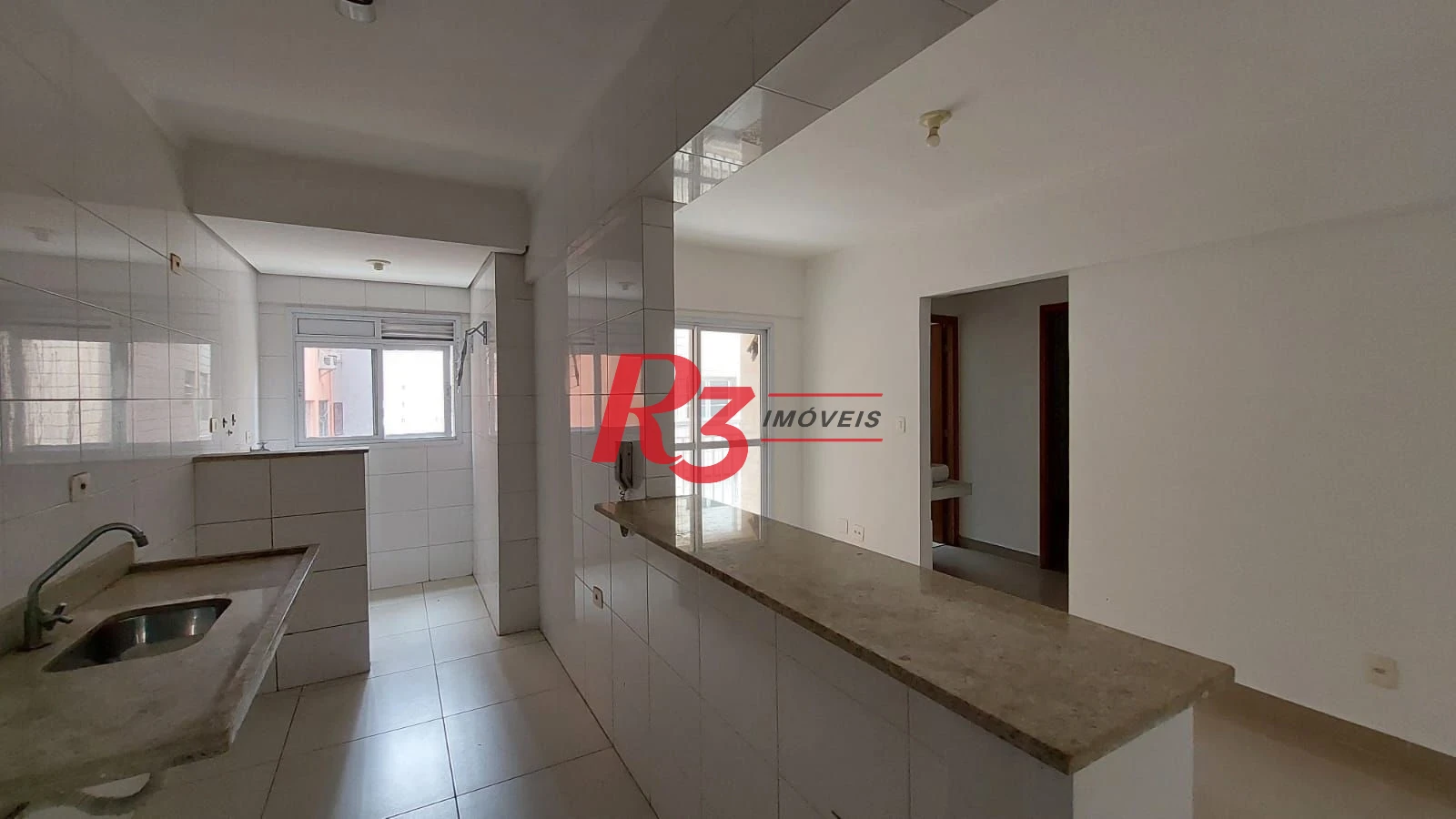 Apartamento com 2 dormitórios à venda, 52 m² por R$ 380.000,00 - José Menino - Santos/SP