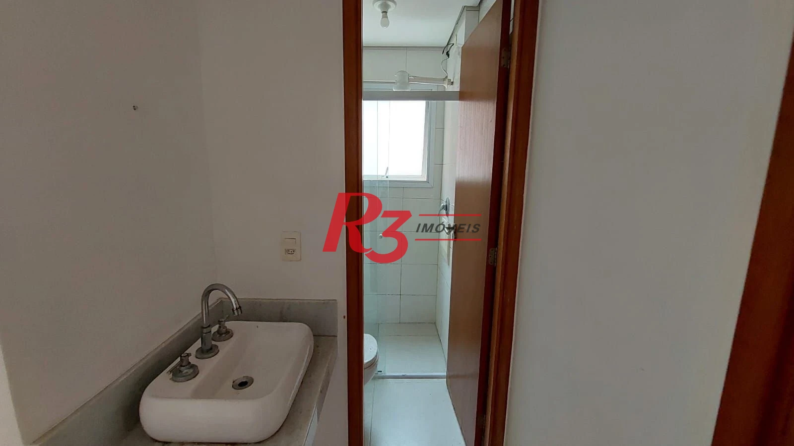 Apartamento com 2 dormitórios à venda, 52 m² por R$ 380.000,00 - José Menino - Santos/SP