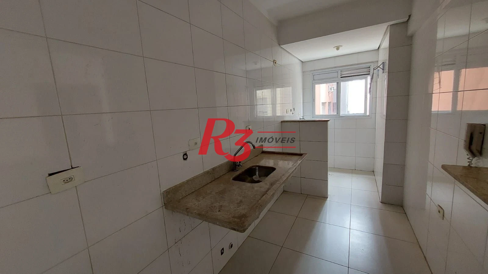 Apartamento com 2 dormitórios à venda, 52 m² por R$ 380.000,00 - José Menino - Santos/SP