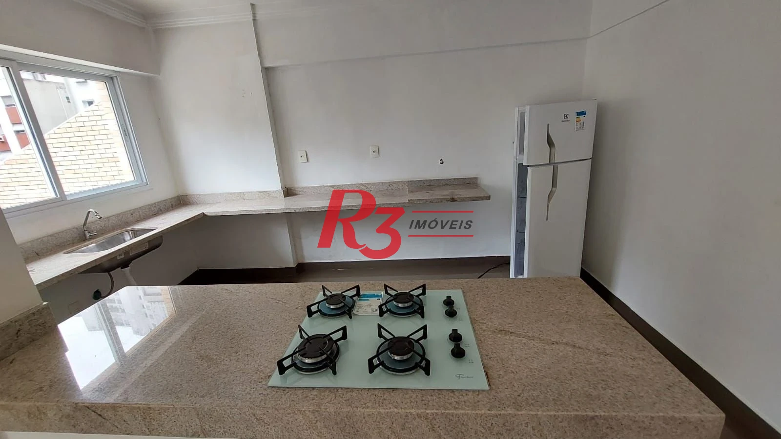 Apartamento com 2 dormitórios à venda, 52 m² por R$ 380.000,00 - José Menino - Santos/SP
