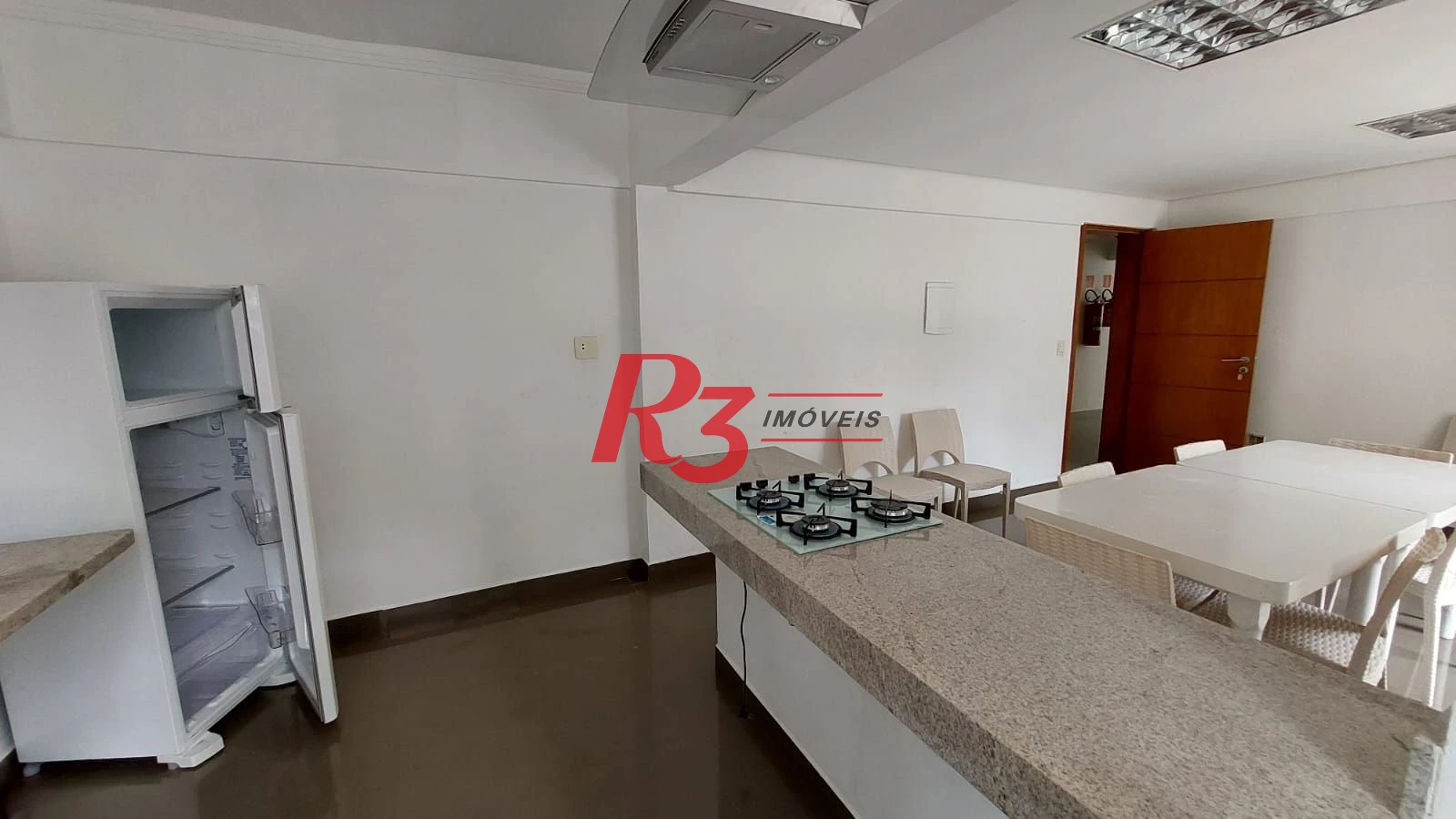 Apartamento com 2 dormitórios à venda, 52 m² por R$ 380.000,00 - José Menino - Santos/SP