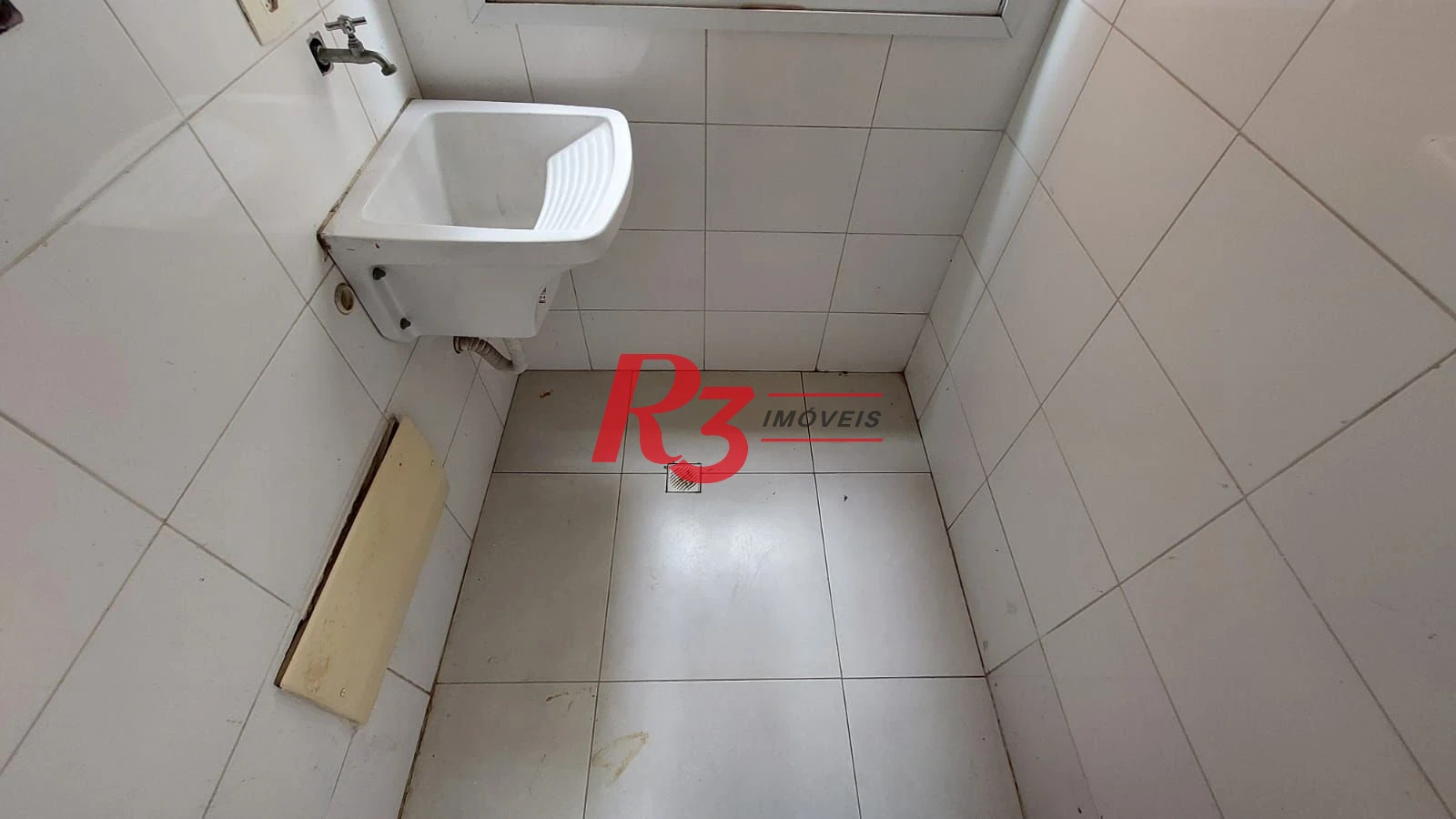 Apartamento com 2 dormitórios à venda, 52 m² por R$ 380.000,00 - José Menino - Santos/SP