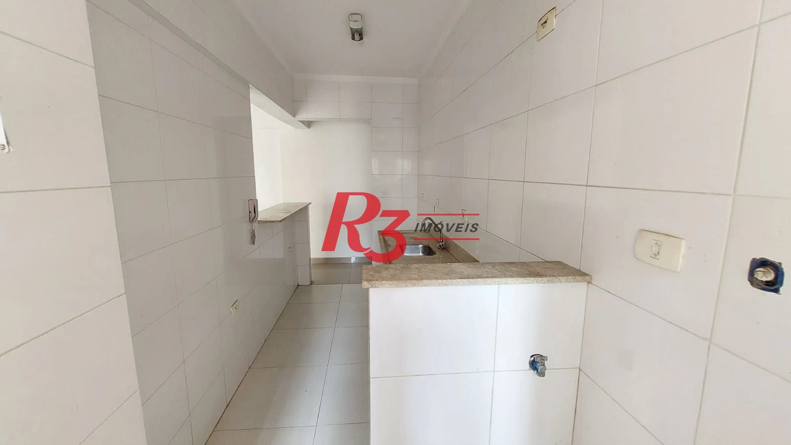 Apartamento com 2 dormitórios à venda, 52 m² por R$ 380.000,00 - José Menino - Santos/SP
