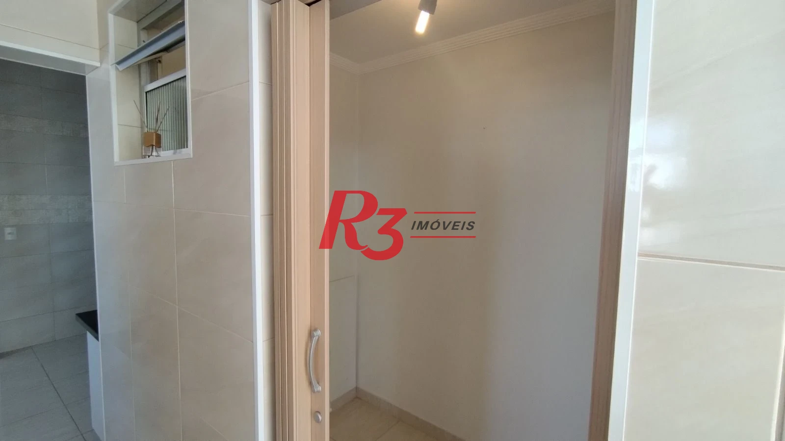 Apartamento com 4 dormitórios à venda, 274 m² por R$ 900.000,00 - Itararé - São Vicente/SP