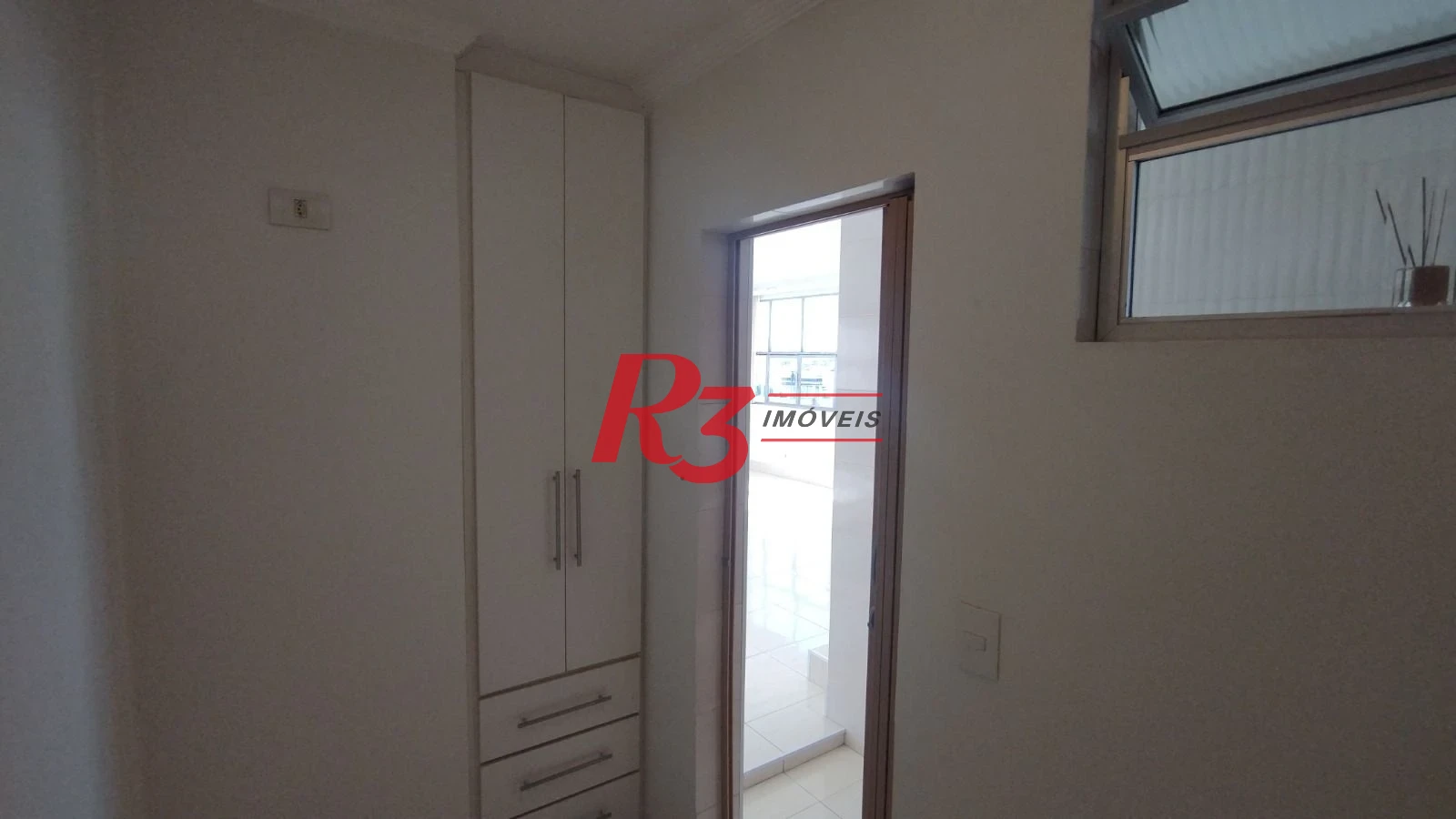 Apartamento com 4 dormitórios à venda, 274 m² por R$ 900.000,00 - Itararé - São Vicente/SP