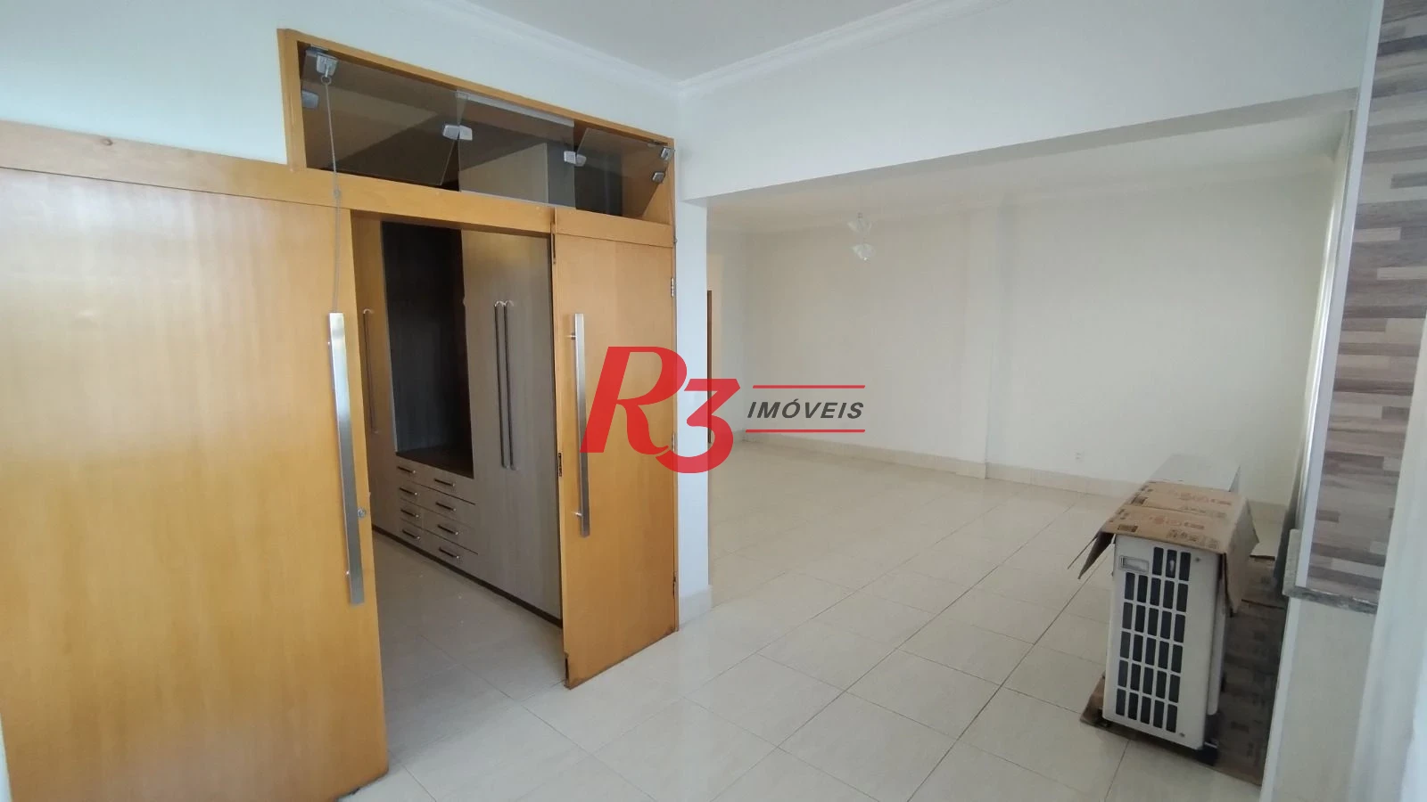 Apartamento com 4 dormitórios à venda, 274 m² por R$ 900.000,00 - Itararé - São Vicente/SP