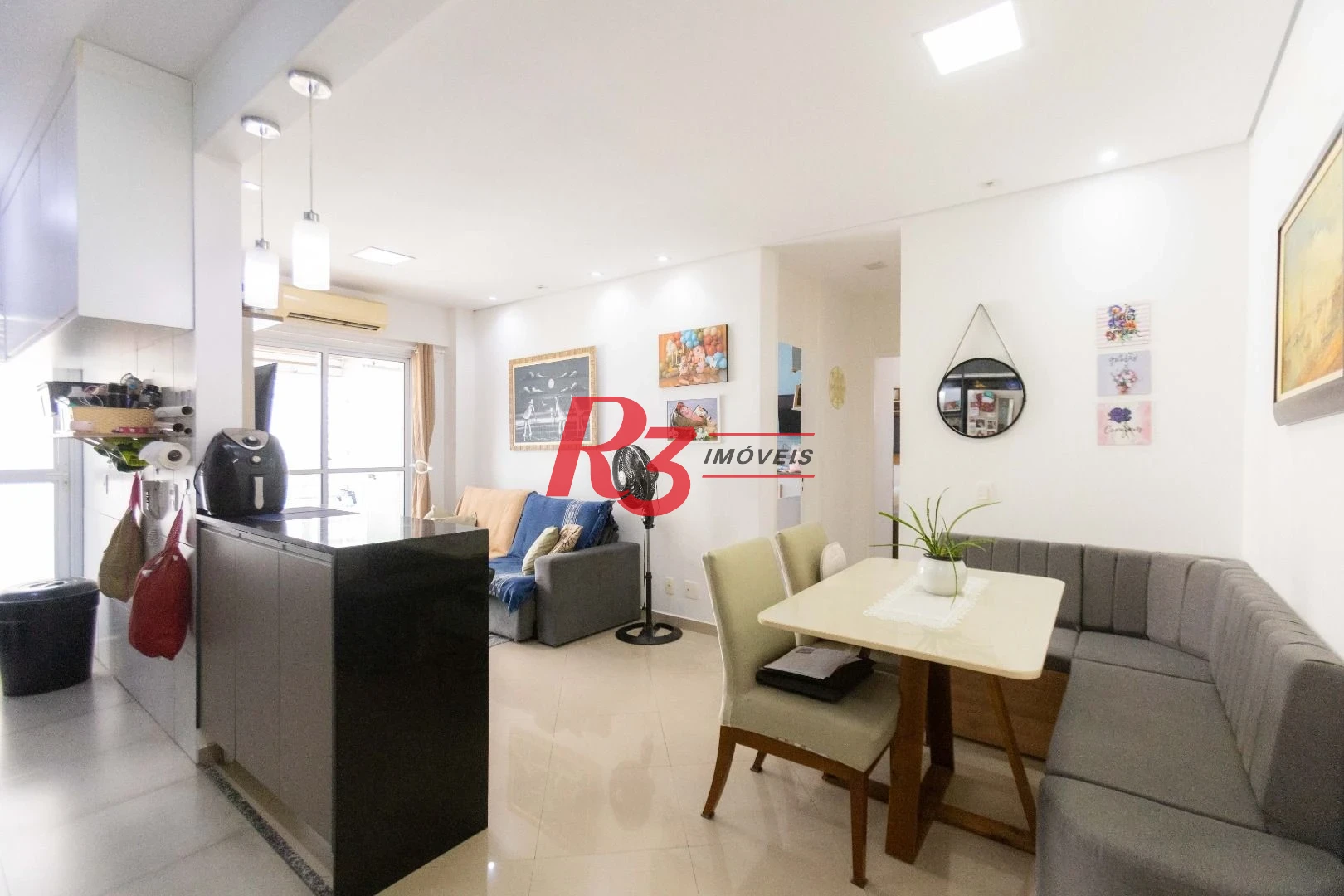 Apartamento com 2 dormitórios à venda, 64 m² por R$ 640.000,00 - Estuário - Santos/SP