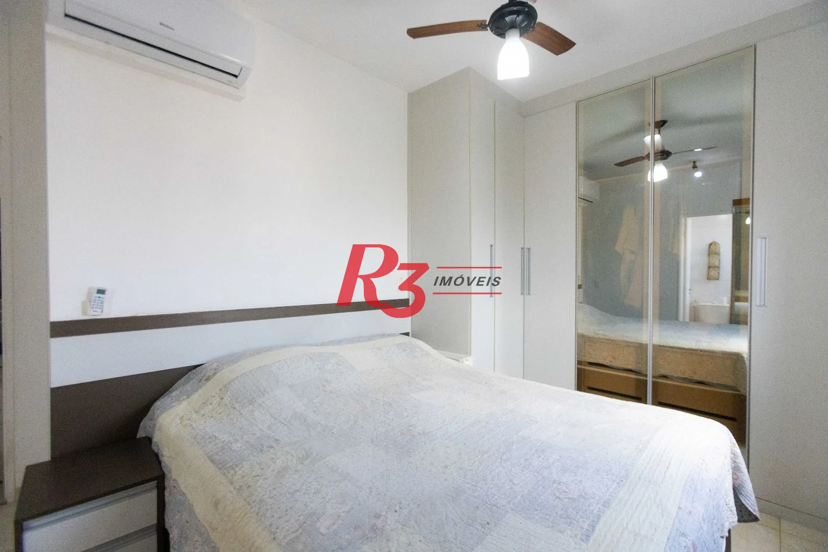 Apartamento com 2 dormitórios à venda, 64 m² por R$ 640.000,00 - Estuário - Santos/SP
