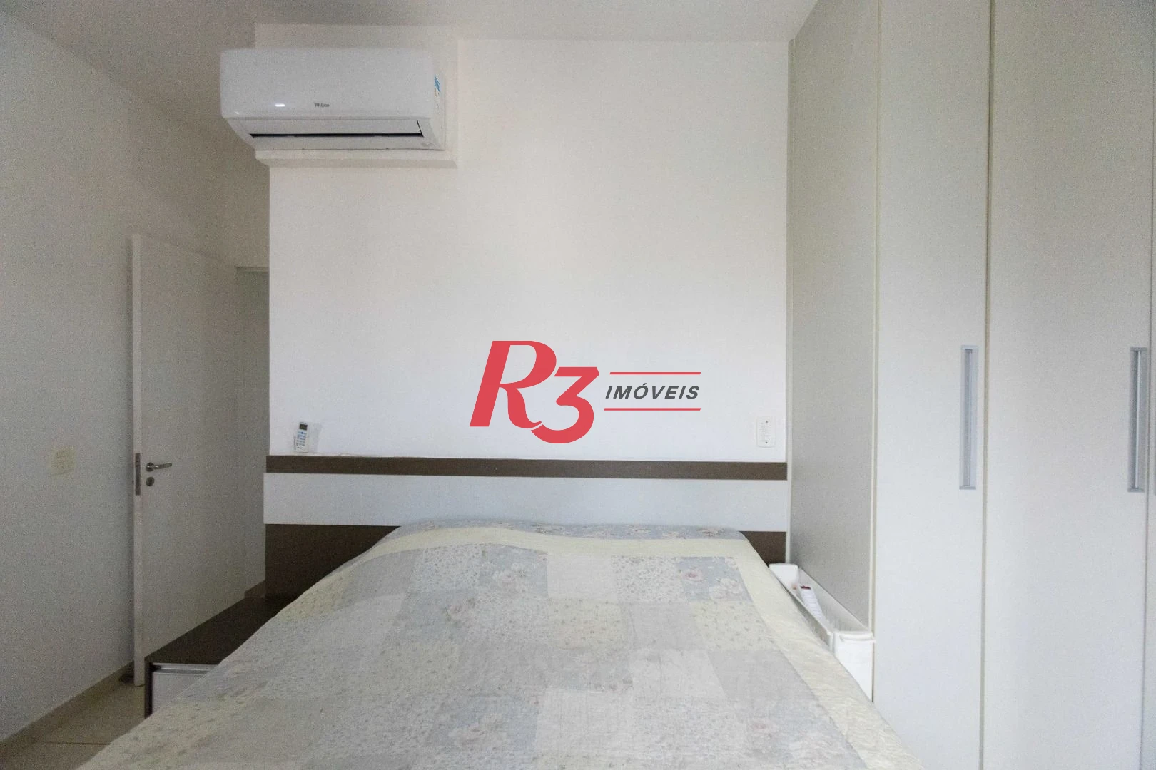 Apartamento com 2 dormitórios à venda, 64 m² por R$ 640.000,00 - Estuário - Santos/SP