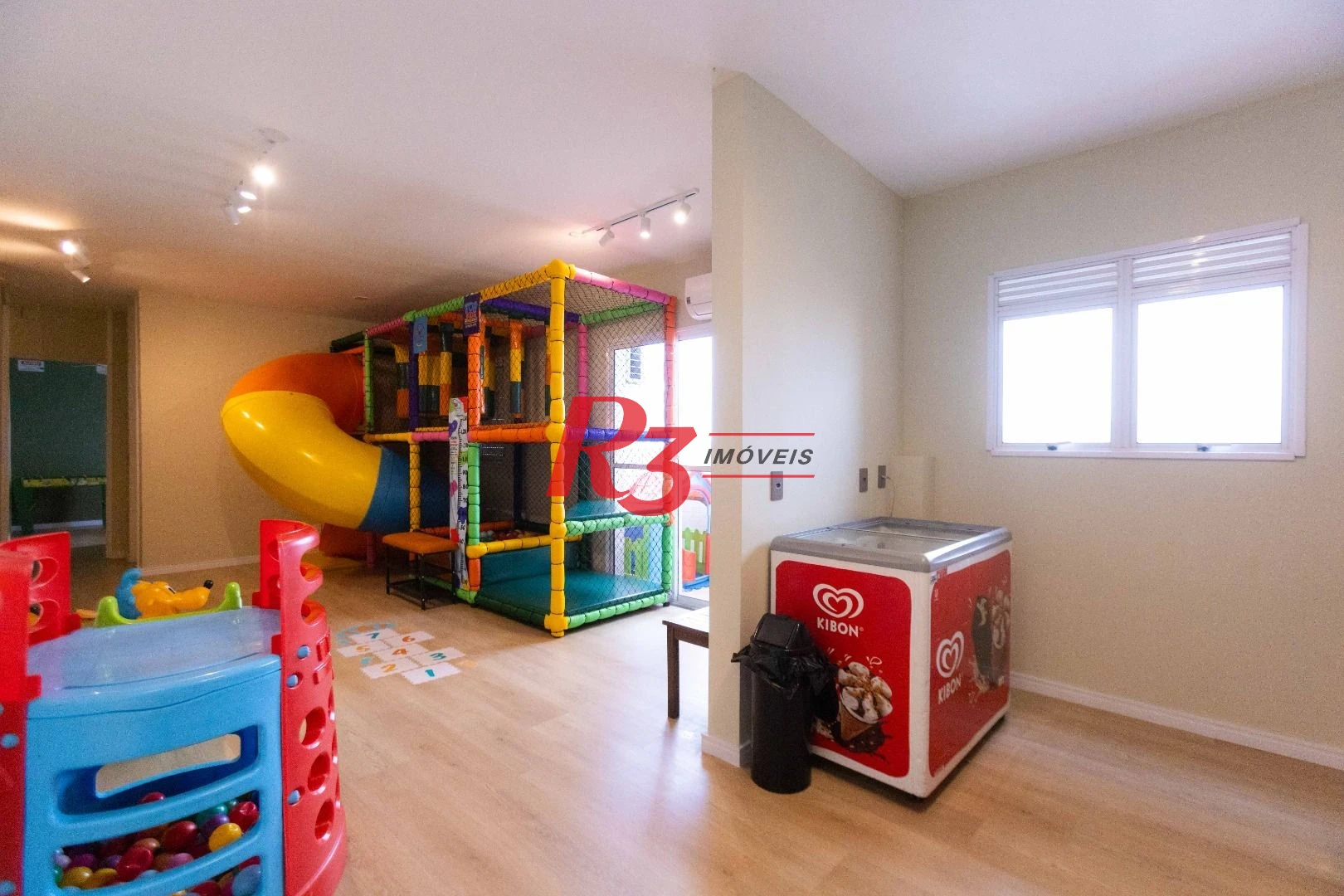 Apartamento com 2 dormitórios à venda, 64 m² por R$ 640.000,00 - Estuário - Santos/SP