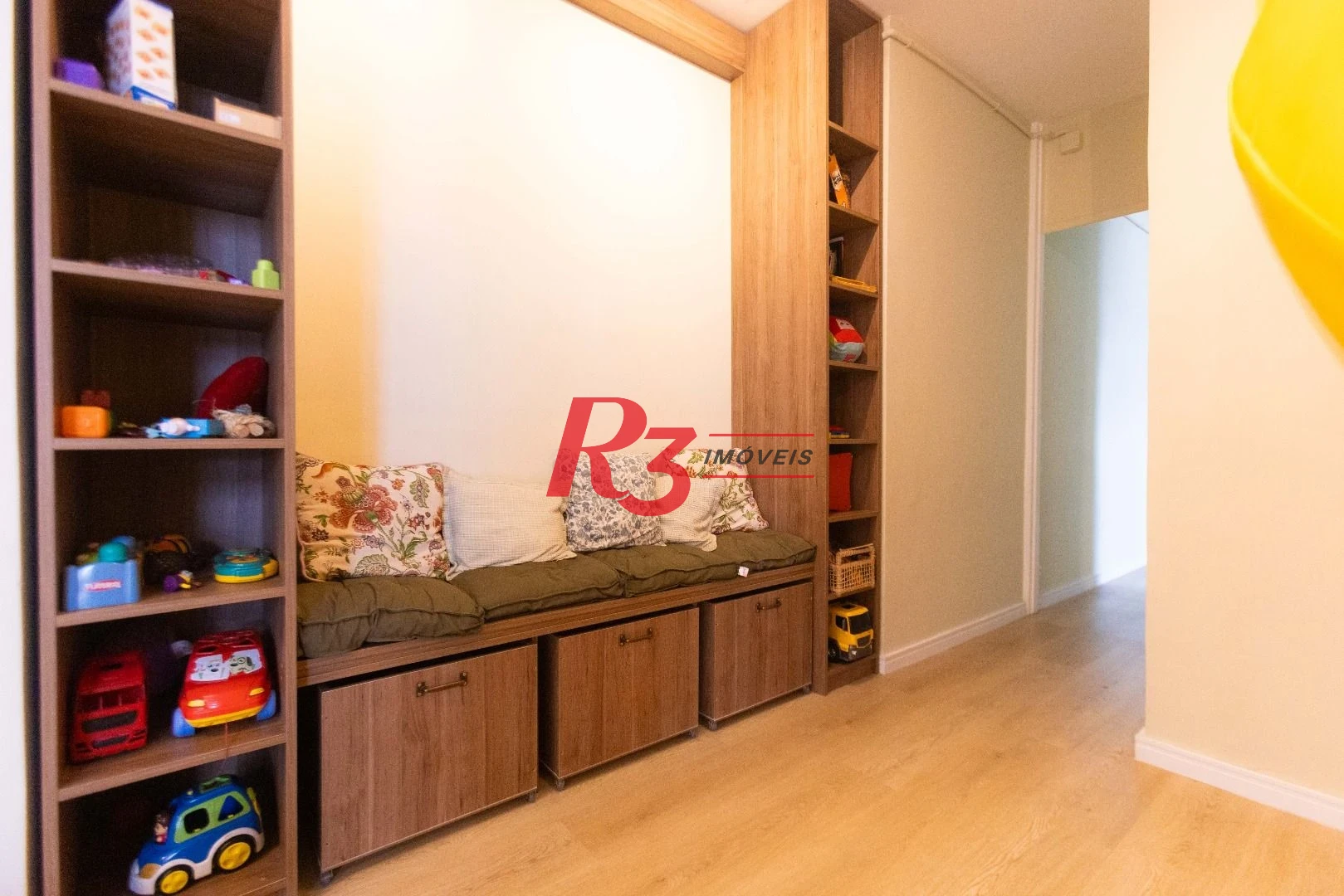 Apartamento com 2 dormitórios à venda, 64 m² por R$ 640.000,00 - Estuário - Santos/SP