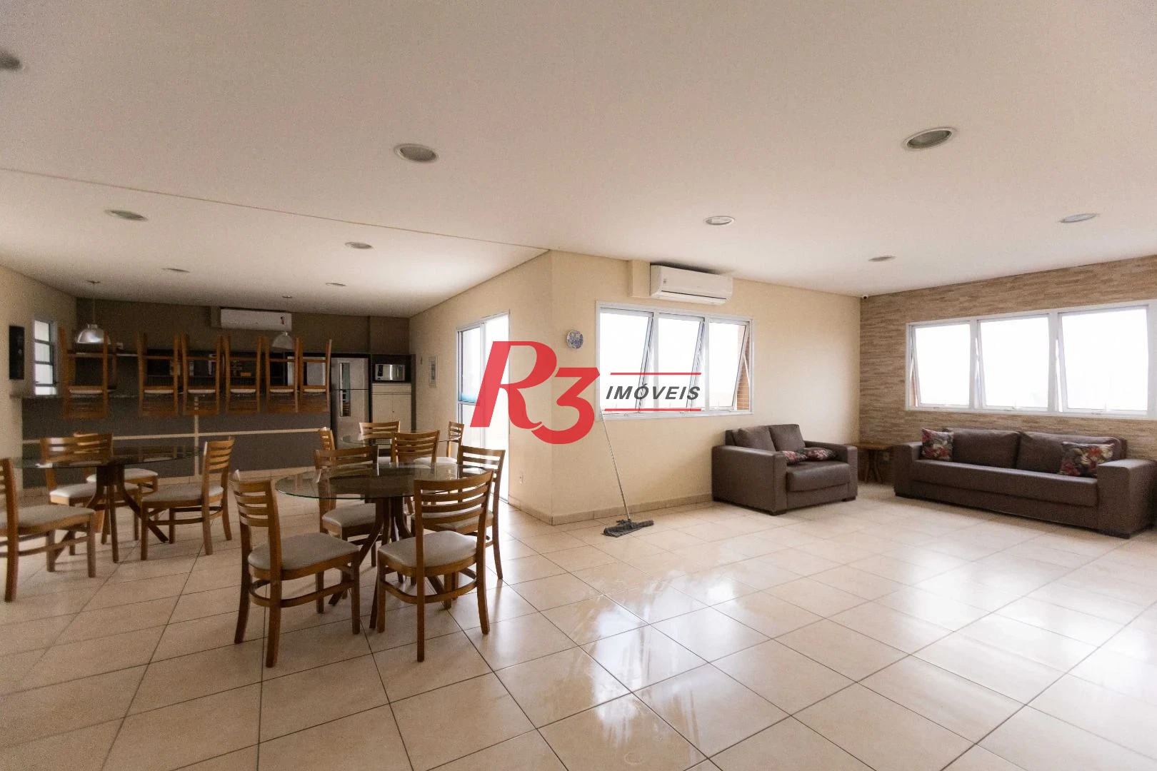 Apartamento com 2 dormitórios à venda, 64 m² por R$ 640.000,00 - Estuário - Santos/SP