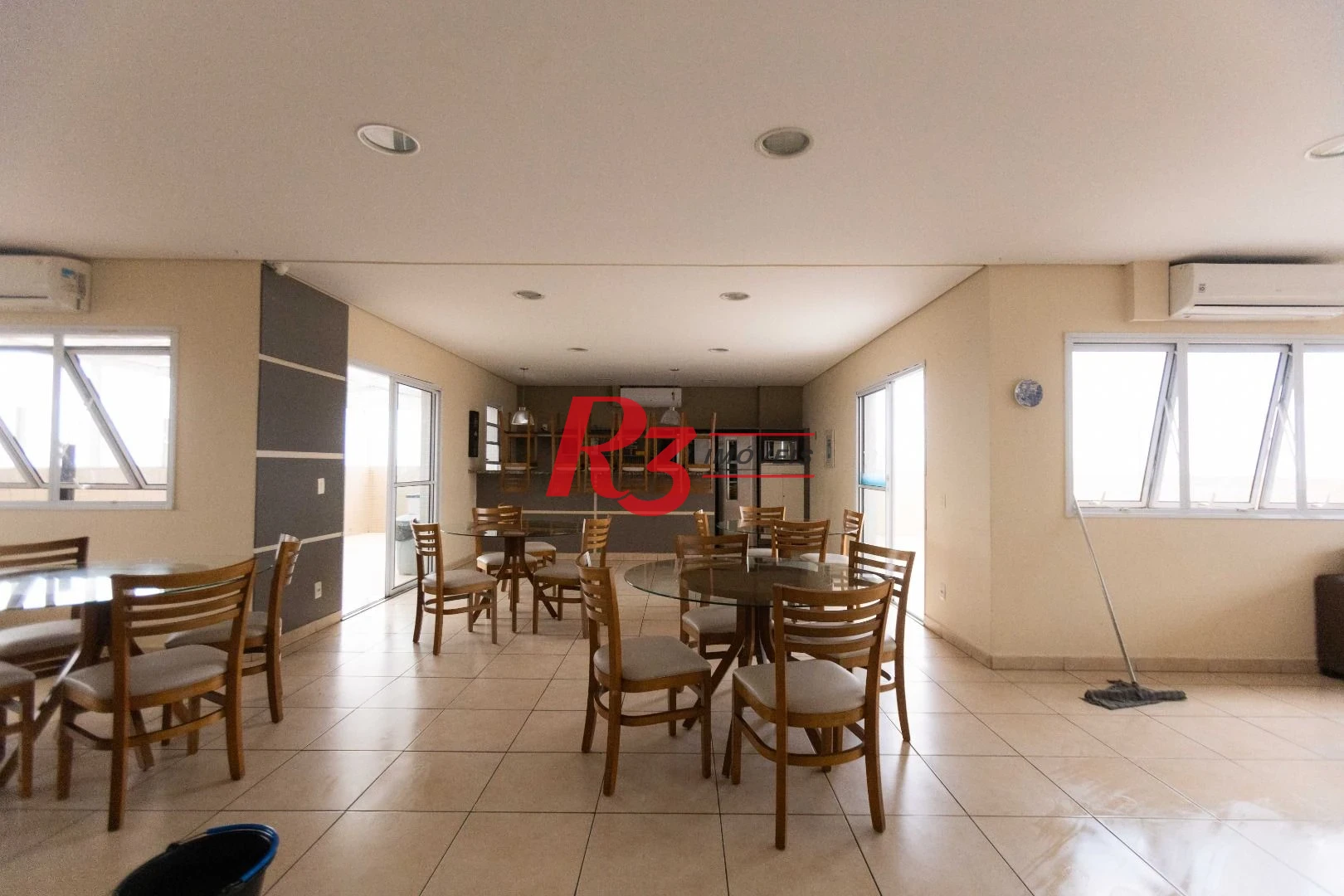 Apartamento com 2 dormitórios à venda, 64 m² por R$ 640.000,00 - Estuário - Santos/SP