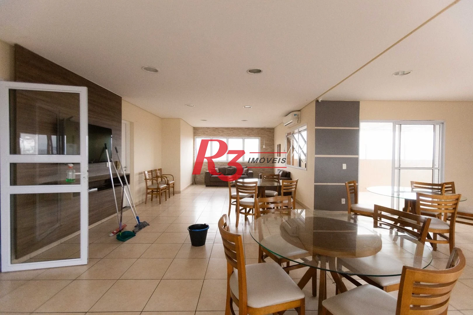 Apartamento com 2 dormitórios à venda, 64 m² por R$ 640.000,00 - Estuário - Santos/SP