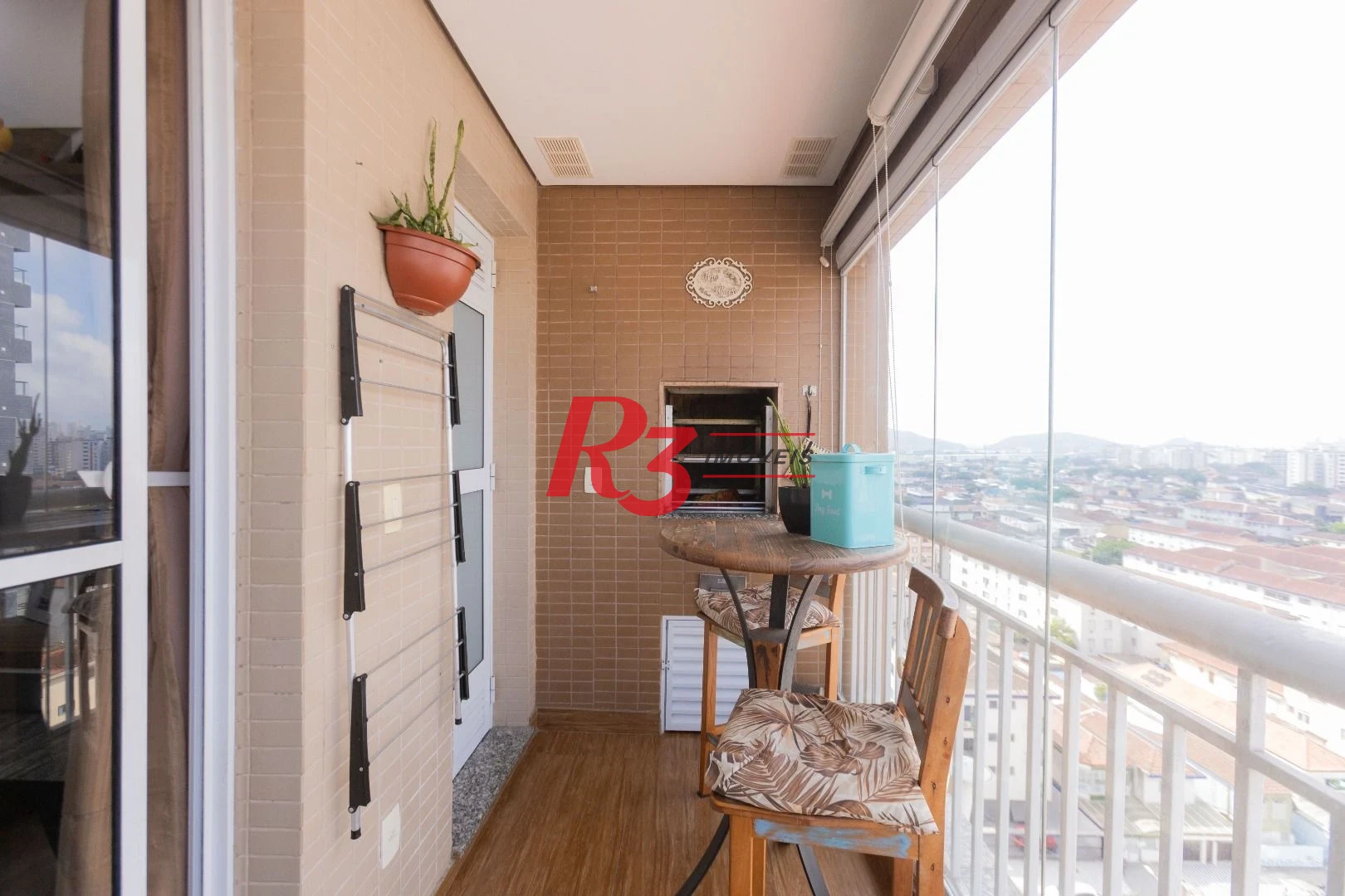 Apartamento com 2 dormitórios à venda, 64 m² por R$ 640.000,00 - Estuário - Santos/SP