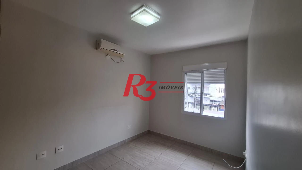 Sobrado com 3 dormitórios à venda, 170 m² por R$ 1.500.000,00 - Embaré - Santos/SP