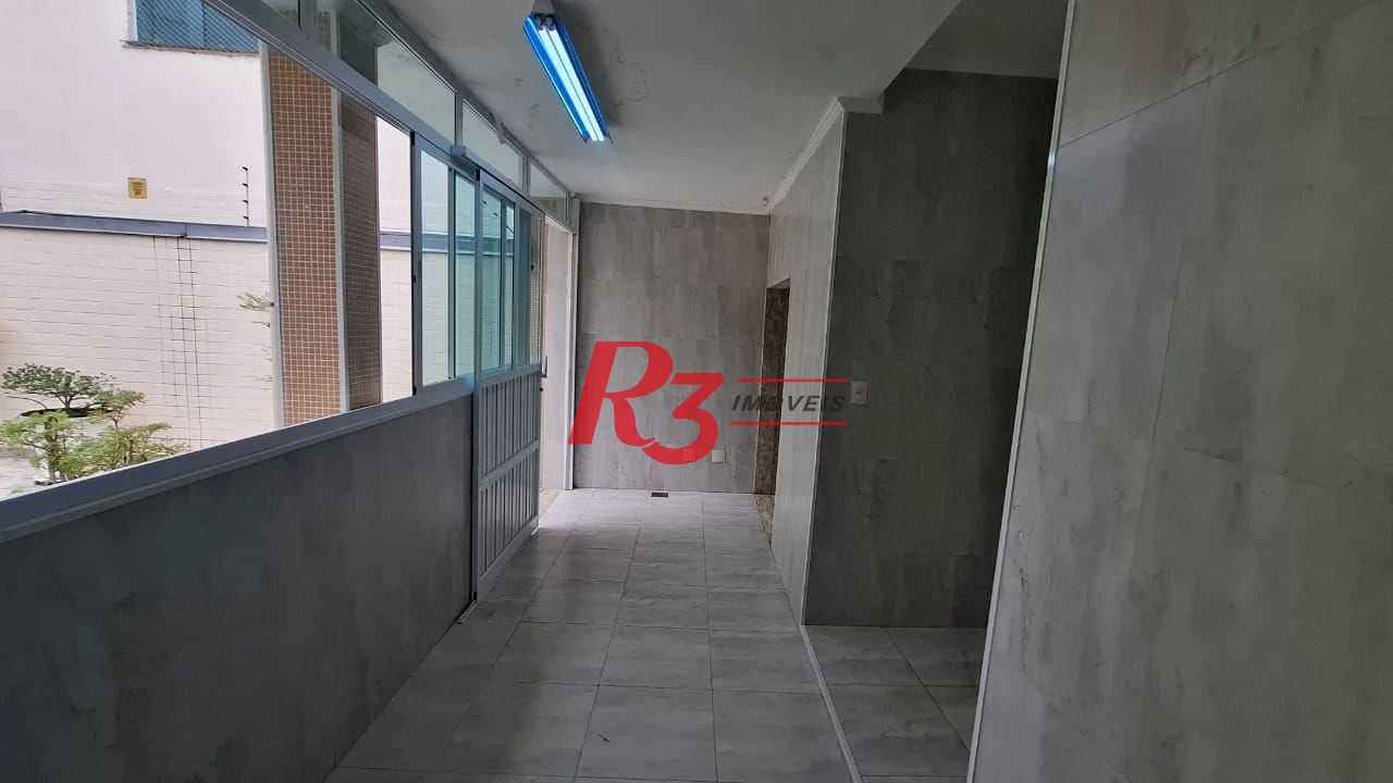 Sobrado com 3 dormitórios à venda, 170 m² por R$ 1.500.000,00 - Embaré - Santos/SP