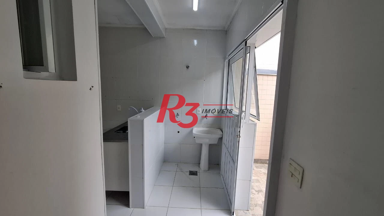 Sobrado com 3 dormitórios à venda, 170 m² por R$ 1.500.000,00 - Embaré - Santos/SP