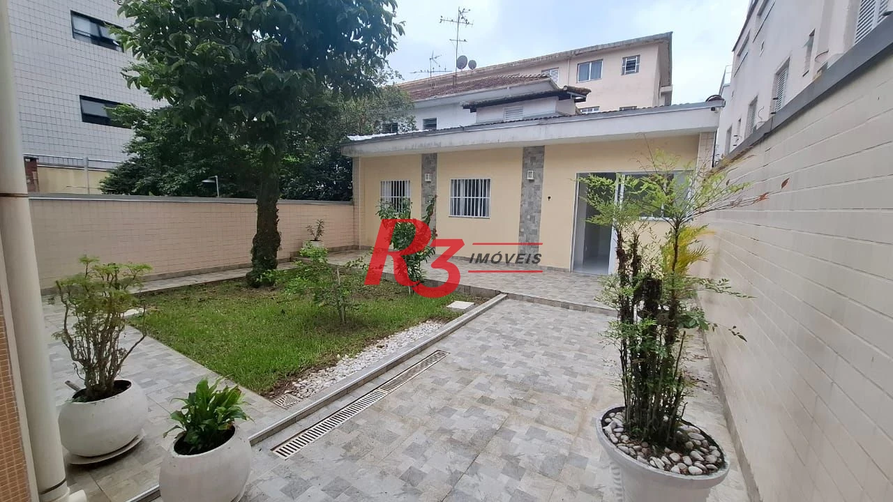 Sobrado com 3 dormitórios à venda, 170 m² por R$ 1.500.000,00 - Embaré - Santos/SP