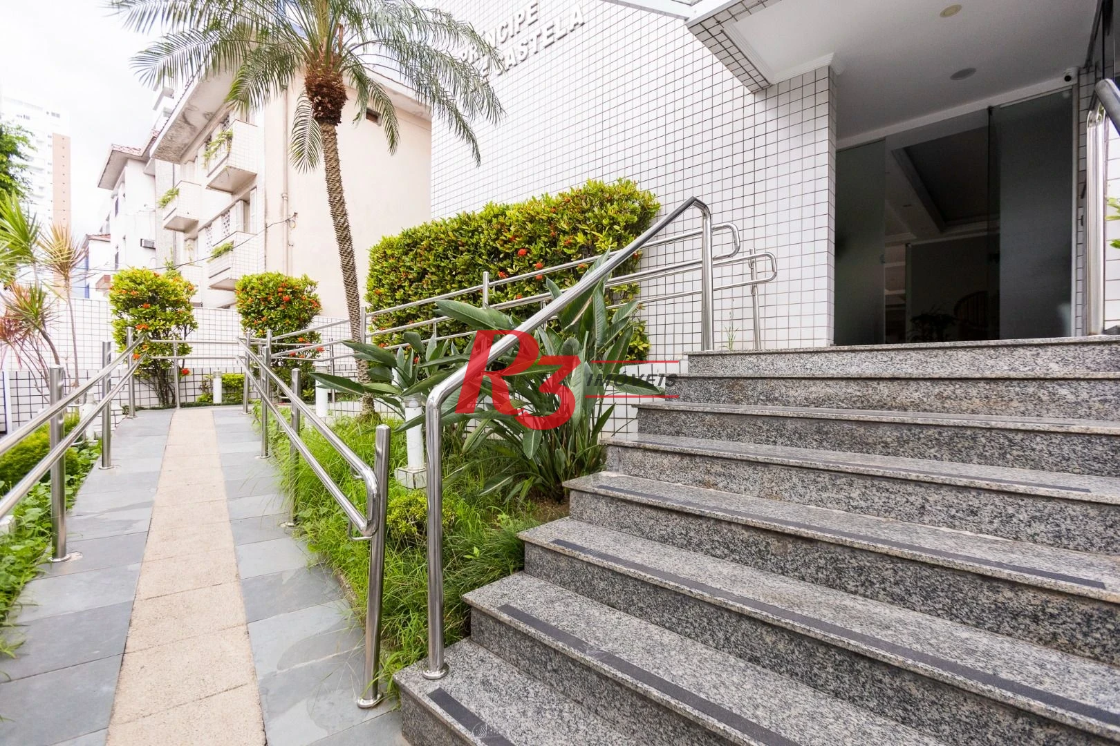 Apartamento com 2 dormitórios à venda, 68 m² por R$ 600.000,00 - Boqueirão - Santos/SP