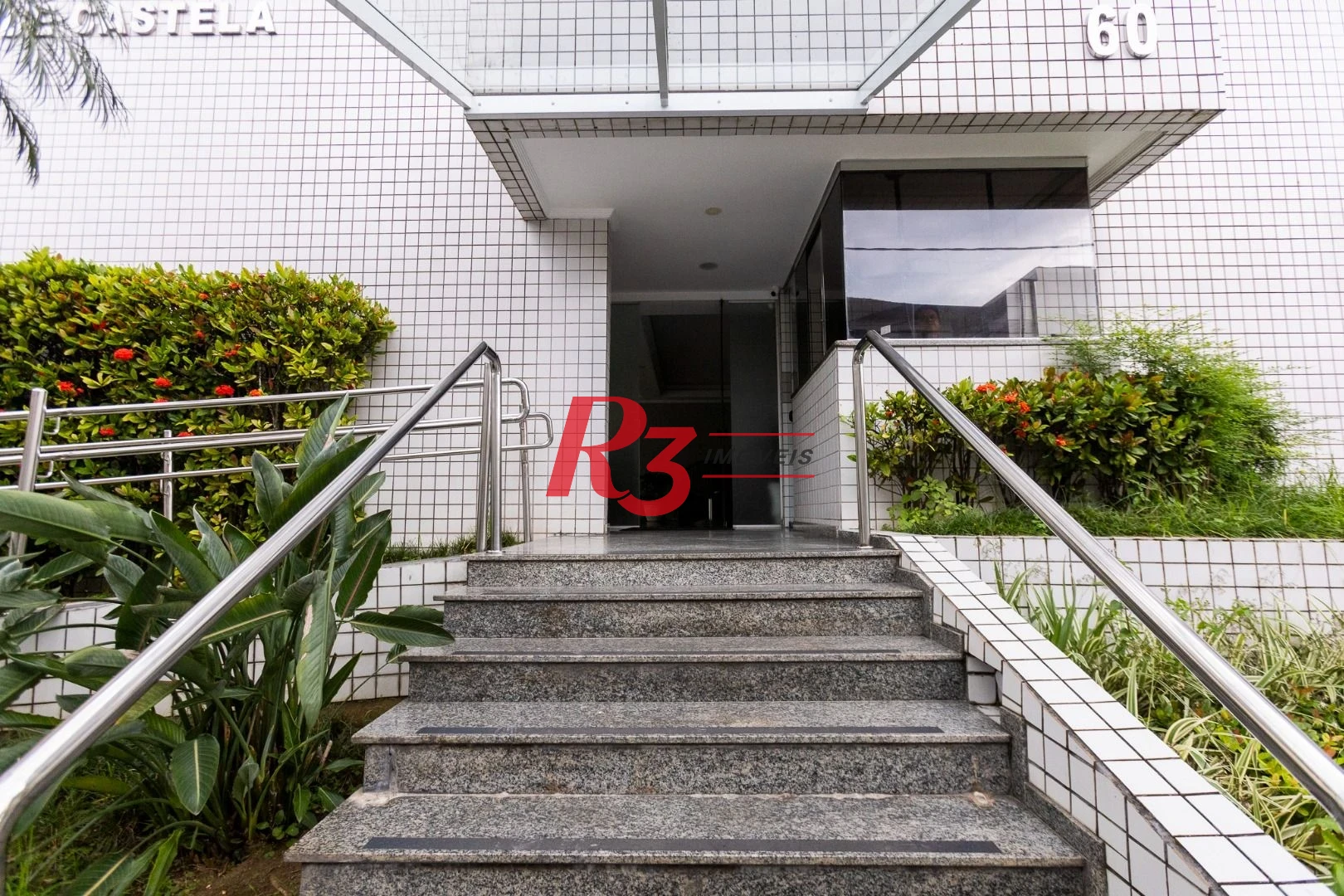 Apartamento com 2 dormitórios à venda, 68 m² por R$ 600.000,00 - Boqueirão - Santos/SP