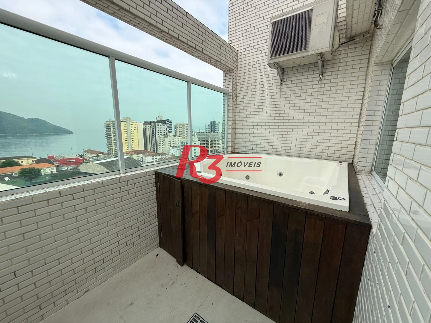 Cobertura com 3 dormitórios à venda, 110 m² por R$ 1.330.000,00 - Ponta da Praia - Santos/SP