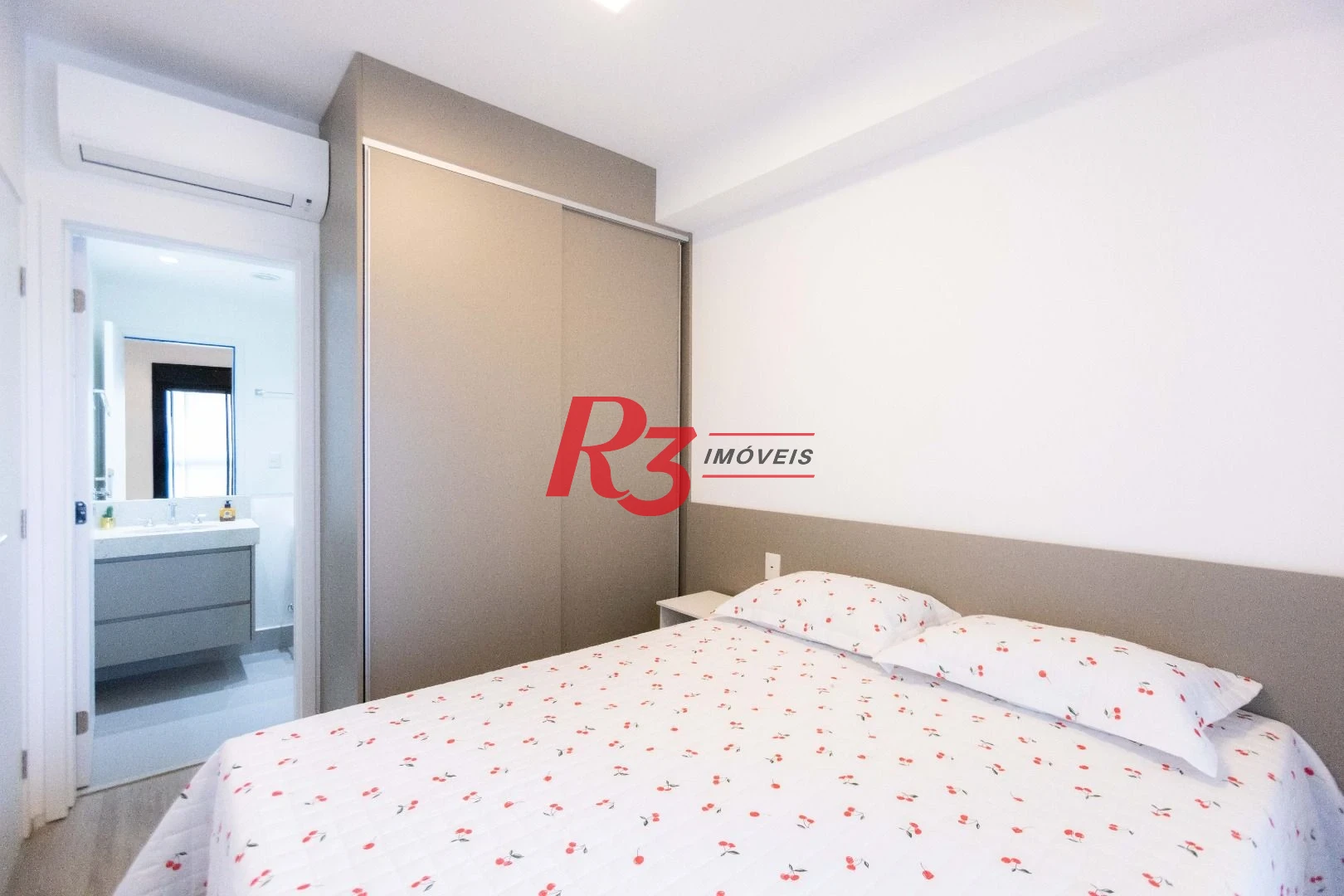 Apartamento com 1 suíte para alugar, 54 m² por R$ 6.100/mês - Boqueirão - Santos/SP