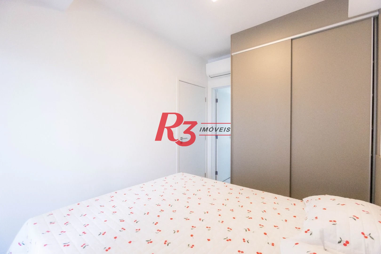 Apartamento com 1 suíte para alugar, 54 m² por R$ 6.100/mês - Boqueirão - Santos/SP