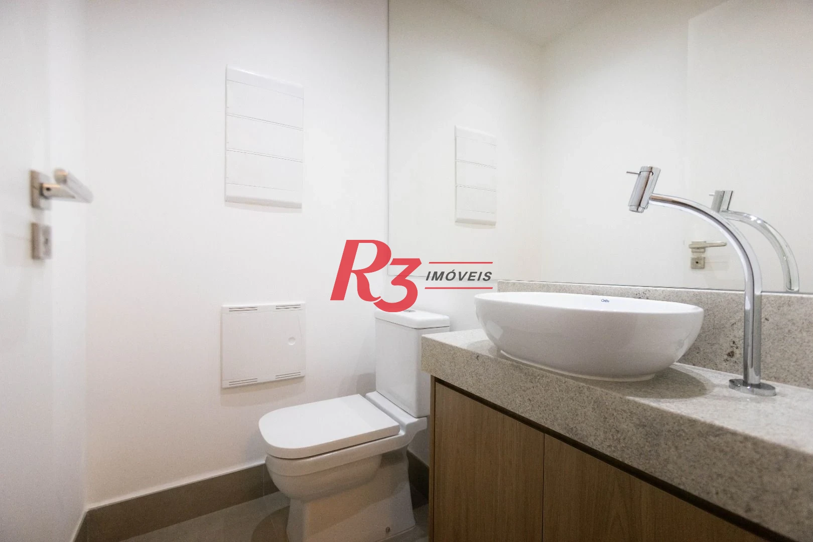 Apartamento com 1 suíte para alugar, 54 m² por R$ 6.100/mês - Boqueirão - Santos/SP