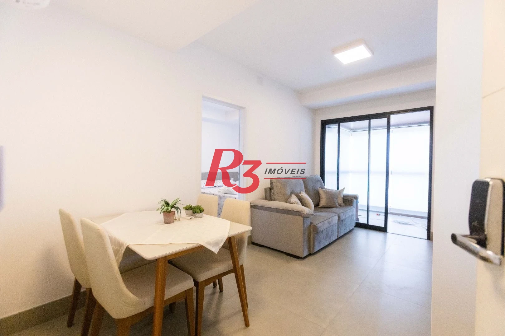 Apartamento com 1 suíte para alugar, 54 m² por R$ 6.100/mês - Boqueirão - Santos/SP