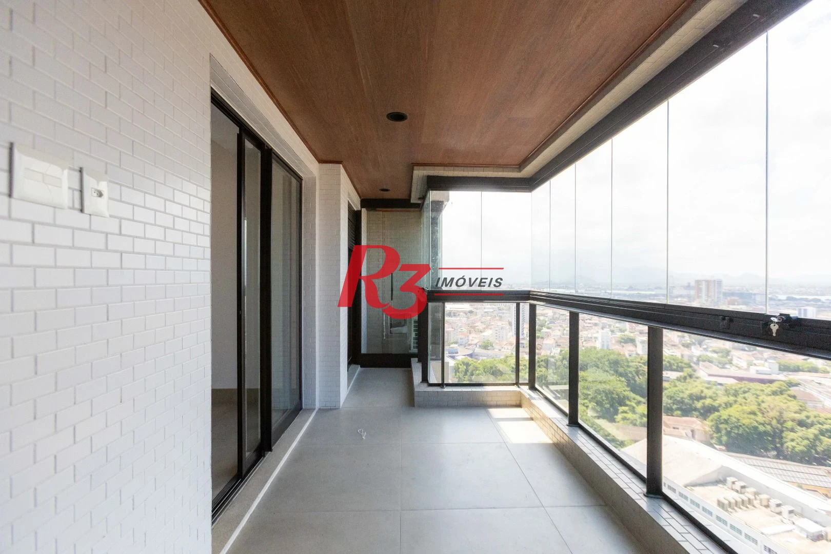 Apartamento com 1 suíte para alugar, 54 m² por R$ 6.100/mês - Boqueirão - Santos/SP