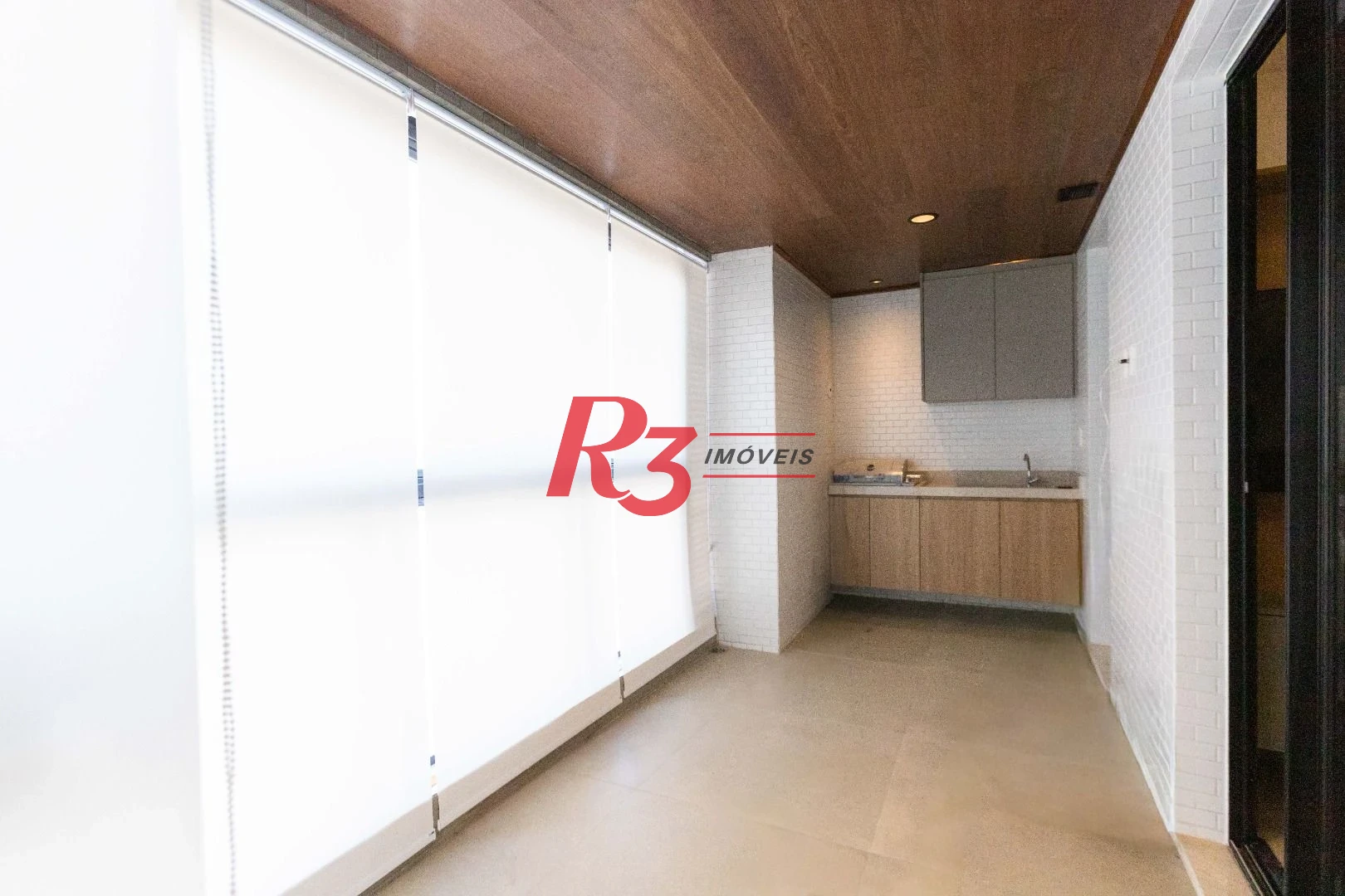 Apartamento com 1 suíte para alugar, 54 m² por R$ 6.100/mês - Boqueirão - Santos/SP