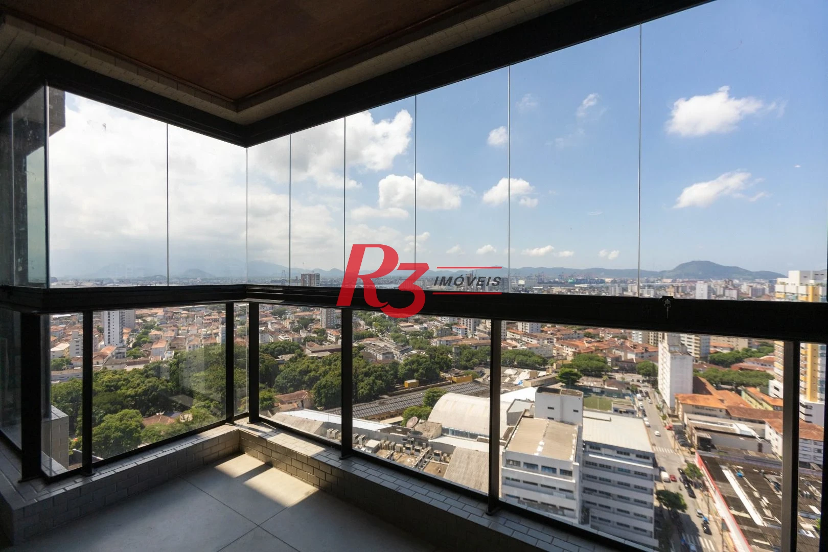 Apartamento com 1 suíte para alugar, 54 m² por R$ 6.100/mês - Boqueirão - Santos/SP