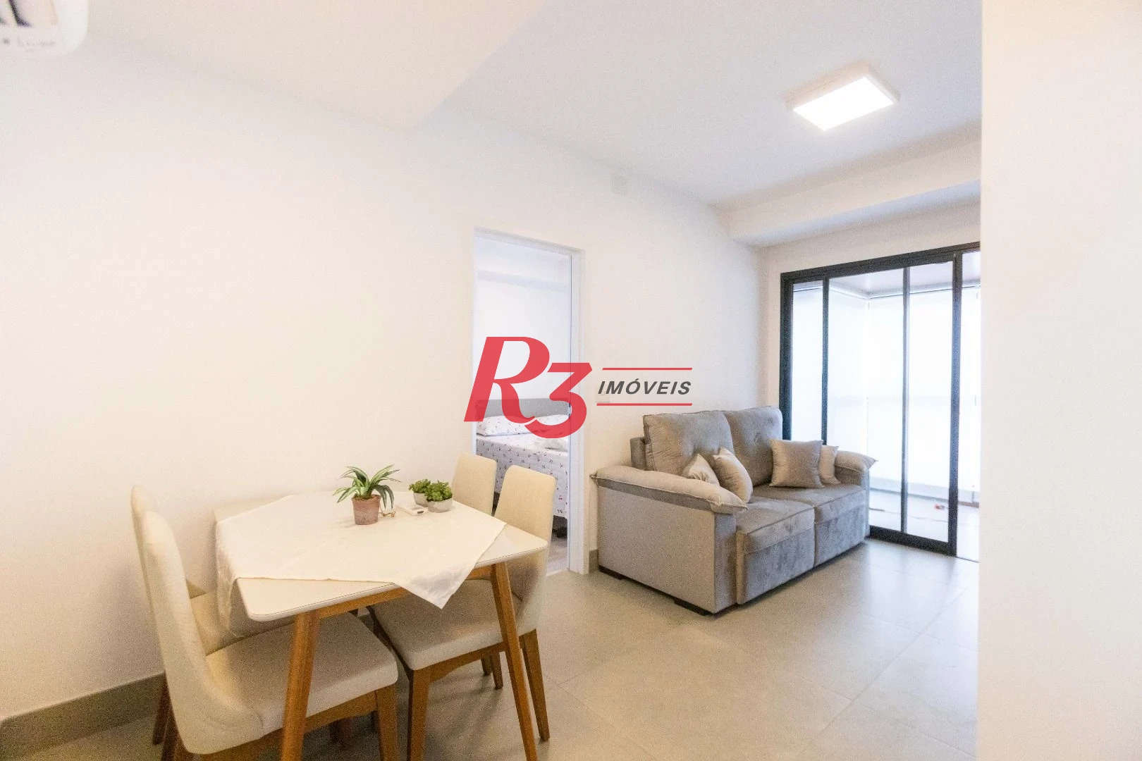 Apartamento com 1 suíte para alugar, 54 m² por R$ 6.100/mês - Boqueirão - Santos/SP