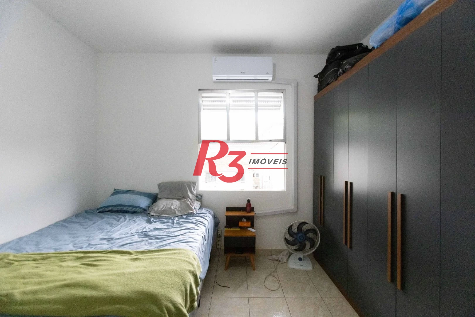 Apartamento com 2 dormitórios à venda, 64 m² por R$ 335.000,00 - Marapé - Santos/SP